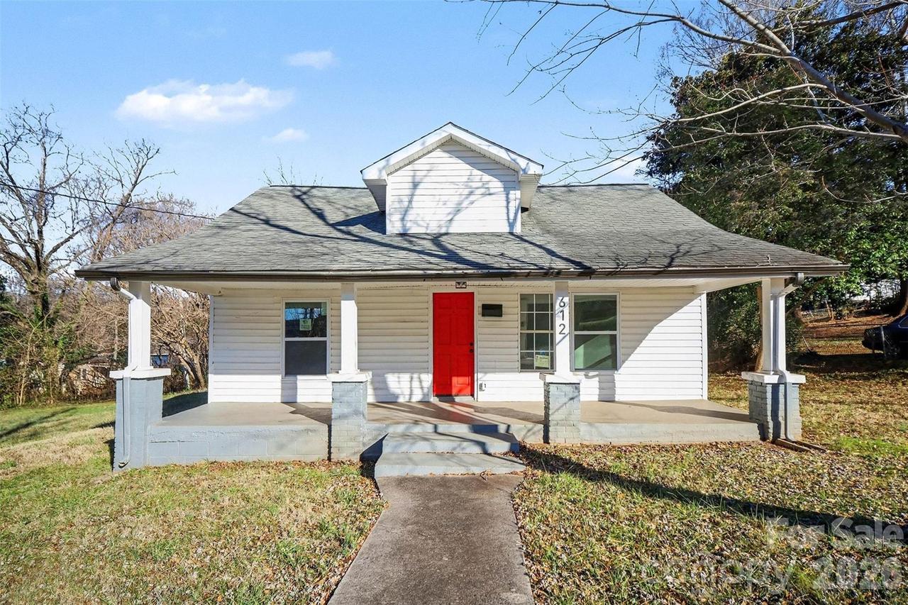 612 E E St., Newton, NC 28658