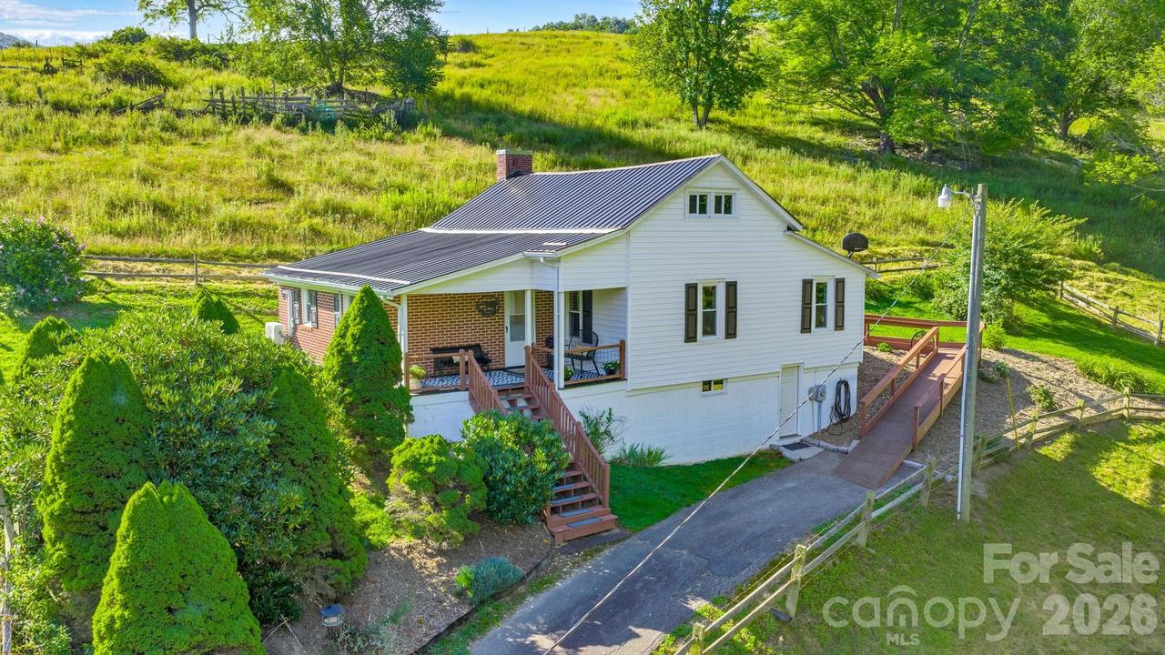 922 Prathers Creek Church Rd., Laurel Springs, NC 28644