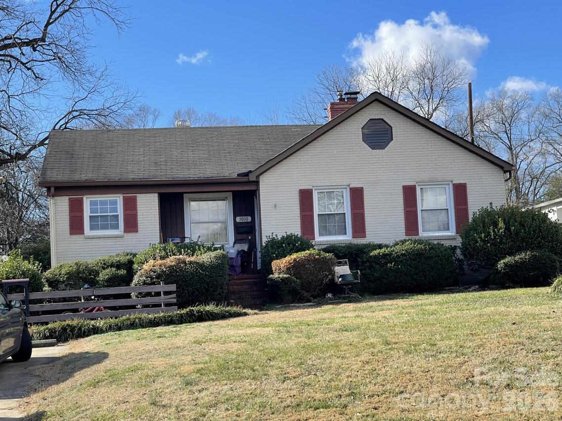 3800 Haven Dr., Charlotte, NC 28209