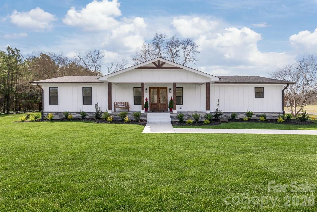 11956 Sam Black Rd., Midland, NC 28107