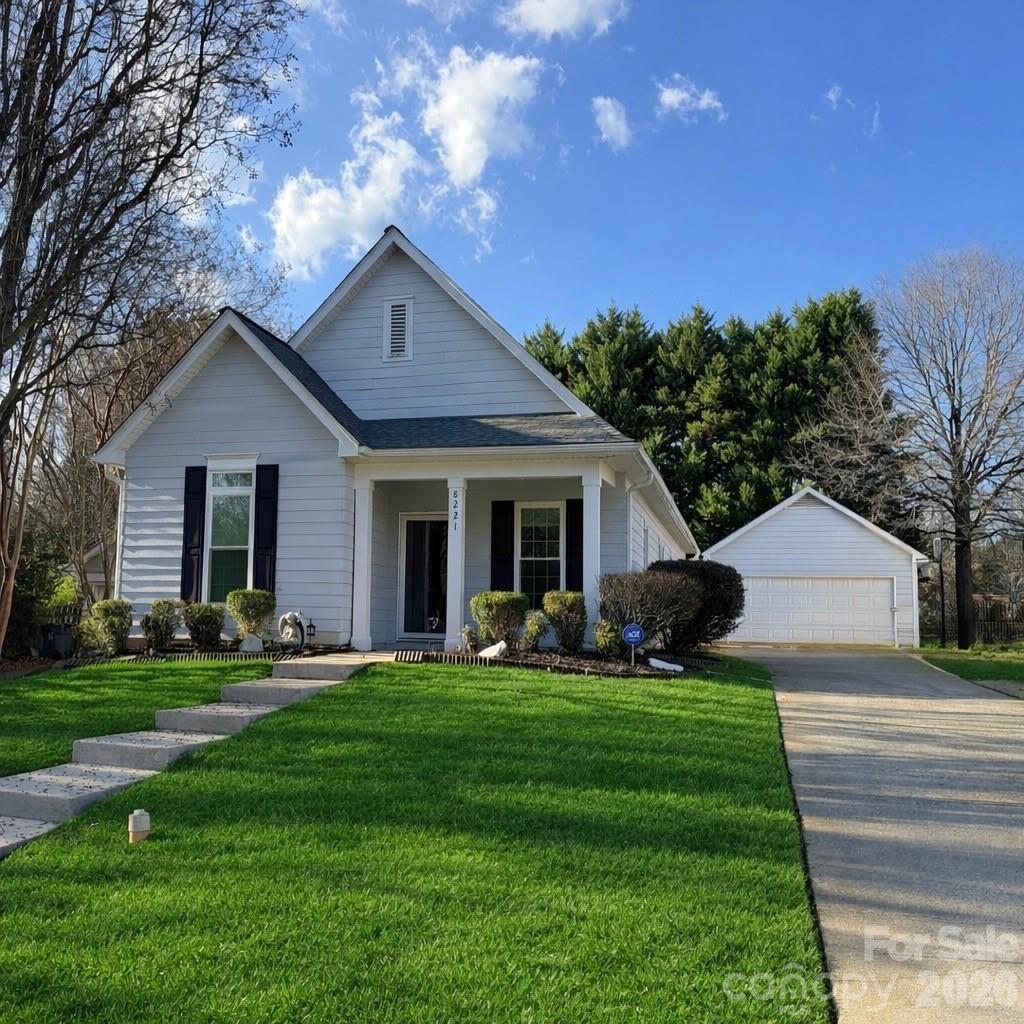 8221 Ballymore Ct., Huntersville, NC 28078