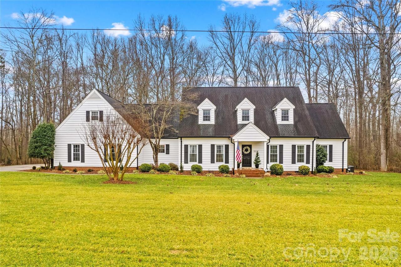 3212 Camden Rd., Statesville, NC 28625
