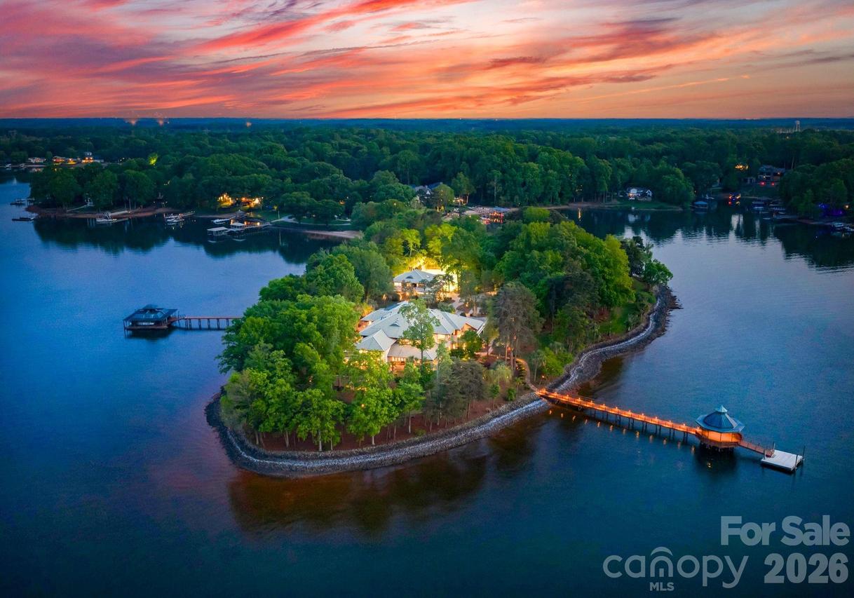 14051 Island Dr., Huntersville, NC 28078