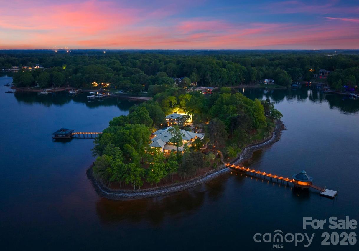 14051 Island Dr., Huntersville, NC 28078
