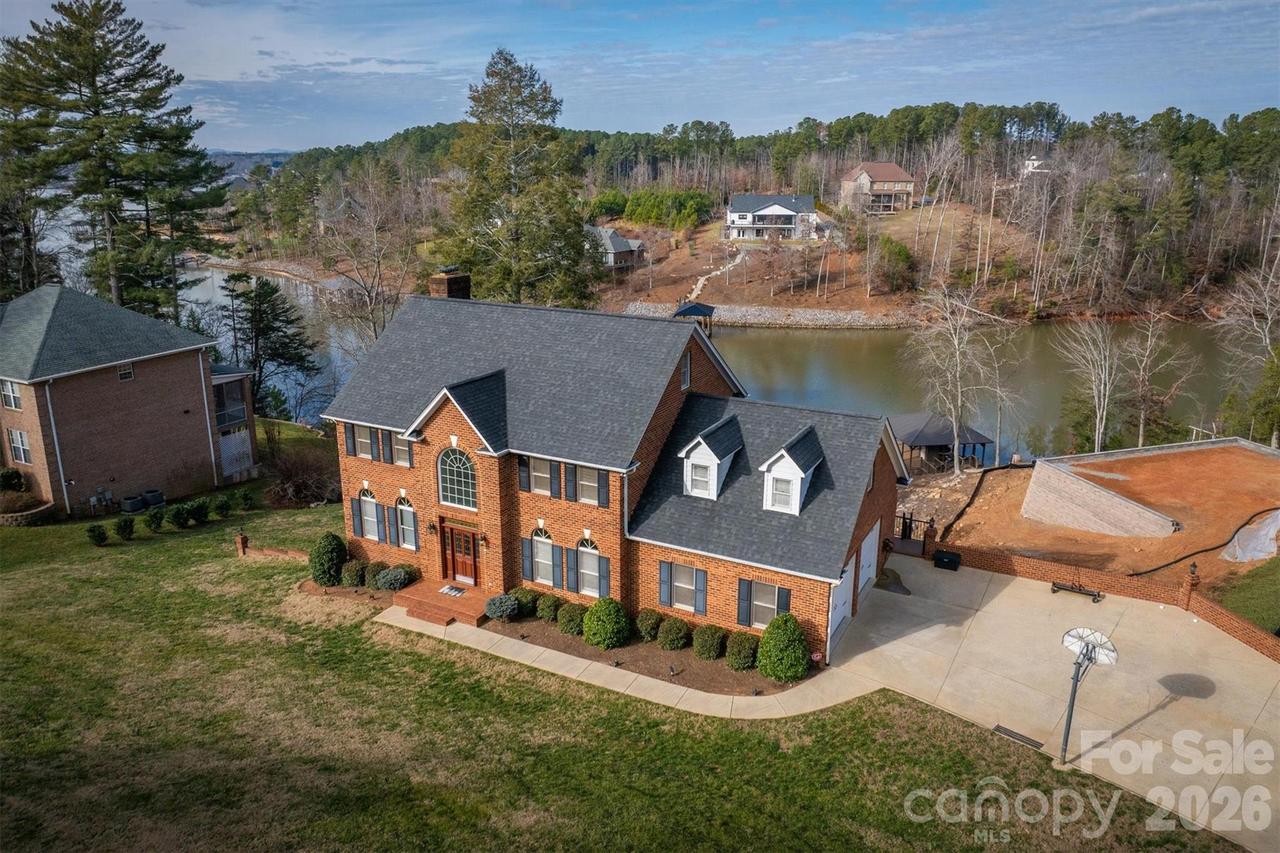 46 Mariners Point Ln., Hickory, NC 28601
