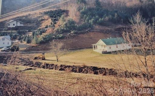 530 Mine Creek Rd., Bakersville, NC 28705
