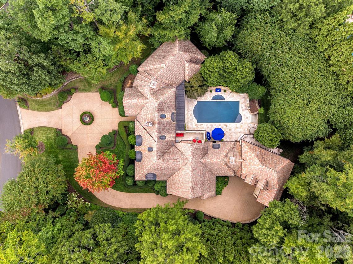 4231 Fox Brook Ln., Charlotte, NC 28211