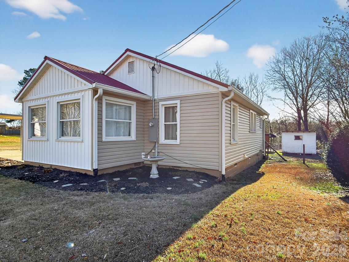 161 Walker Lake Rd., Forest City, NC 28043