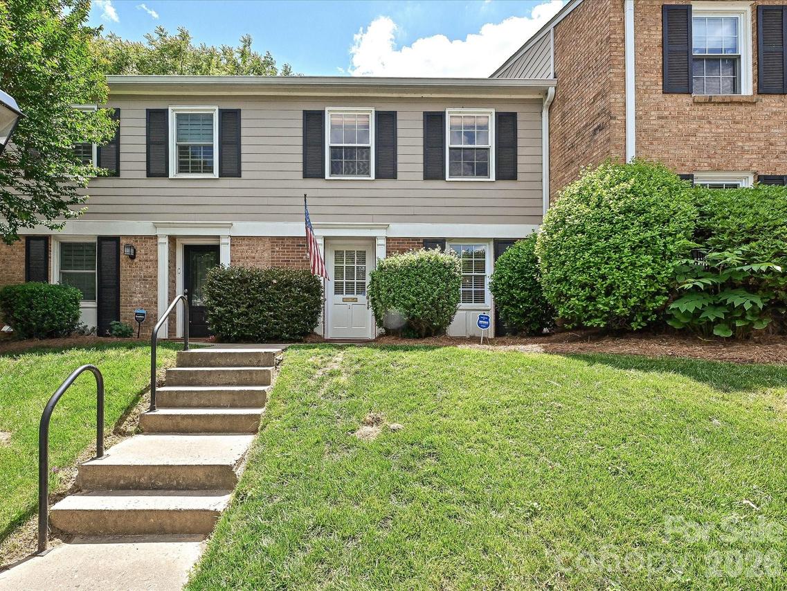 4611 Hedgemore Dr. #J, Charlotte, NC 28209