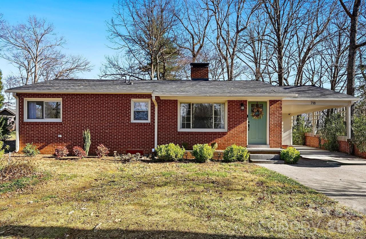 718 2nd Ave., Conover, NC 28613