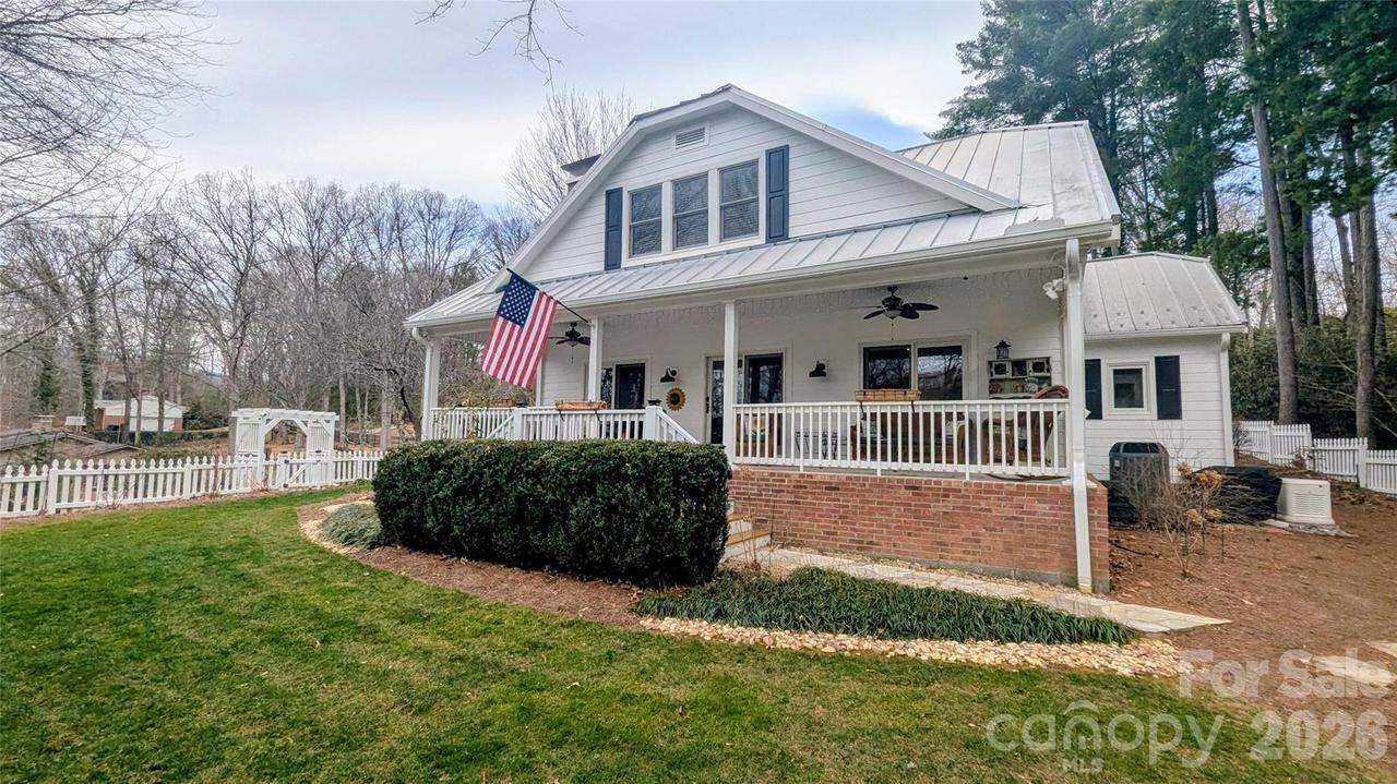 304 Brunswick Dr., Waynesville, NC 28786