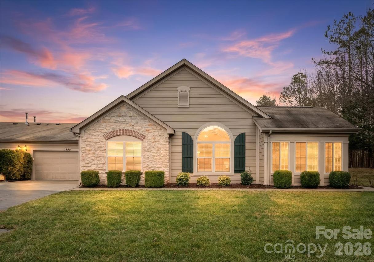 2304 Coltsview Ln., Matthews, NC 28105