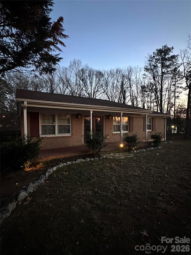 324 Pawley Dr., Charlotte, NC 28214