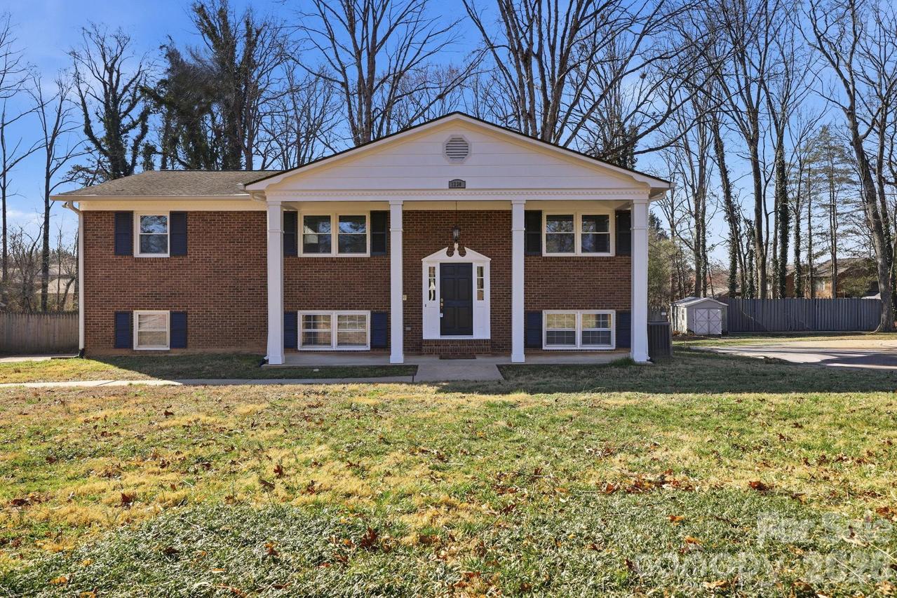 1230 18th Ave., Hickory, NC 28601