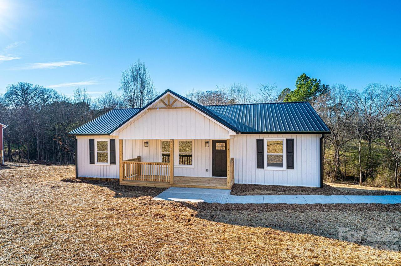 2724 Cotton Mill St., Connelly Springs, NC 28612