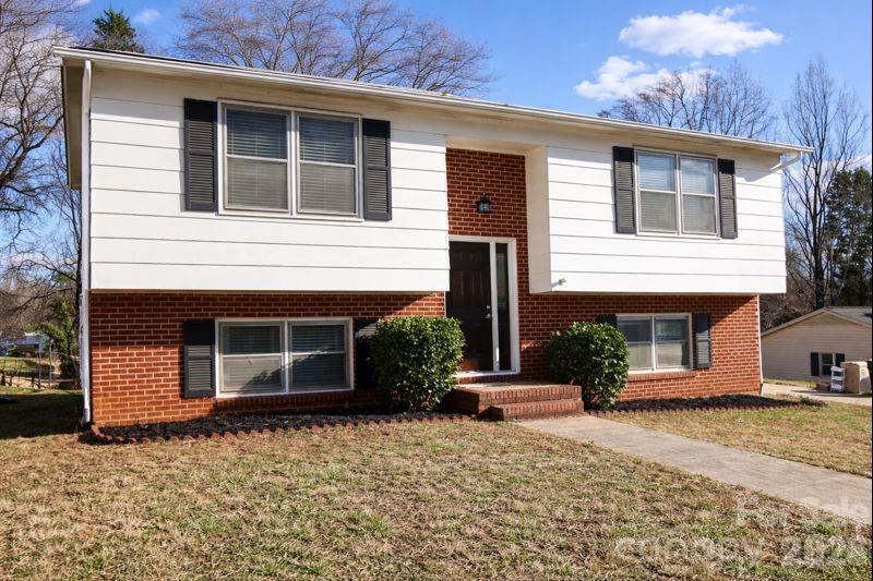 1312 Oak Hill Dr., Newton, NC 28658