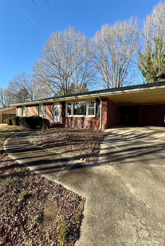 315 Brookwood Dr., Salisbury, NC 28146