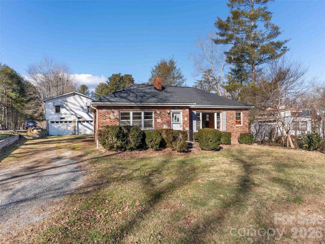 118 Rutledge Dr., Hendersonville, NC 28739