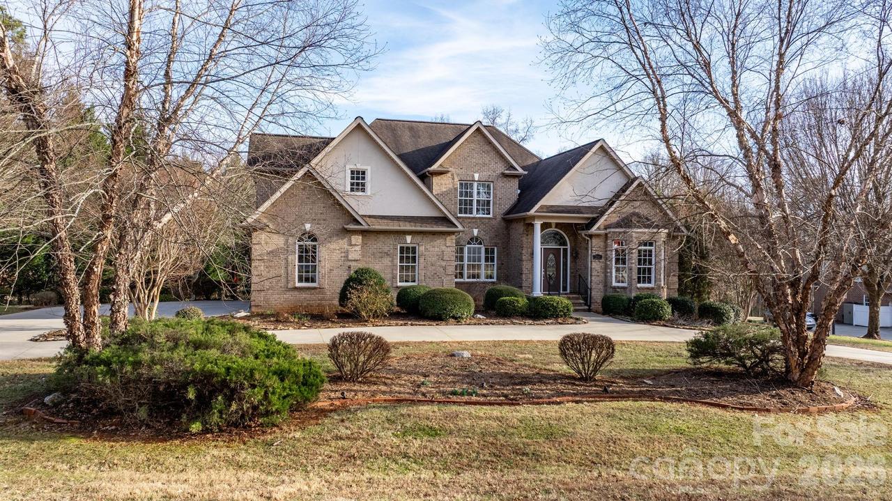 2301 Willow Creek Dr., Newton, NC 28658