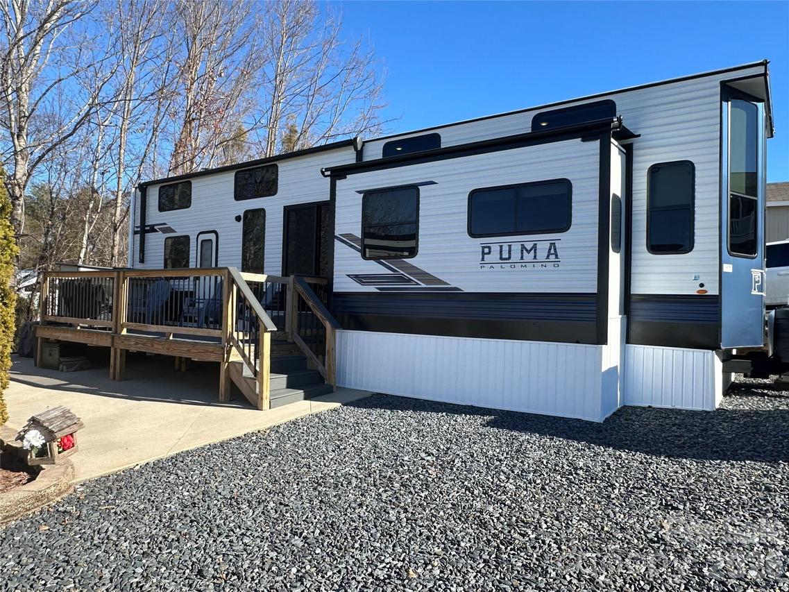 106 Eagle Dr., New London, NC 28127