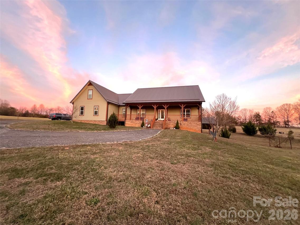 445 Warren Rd., Taylorsville, NC 28681