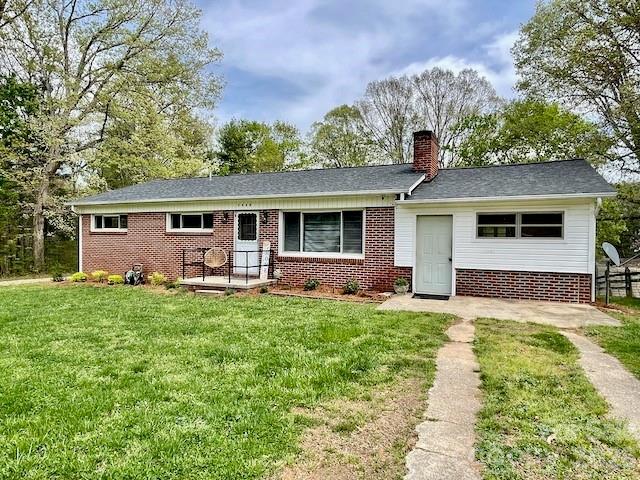 3988 Greenwood Dr., Lenoir, NC 28645