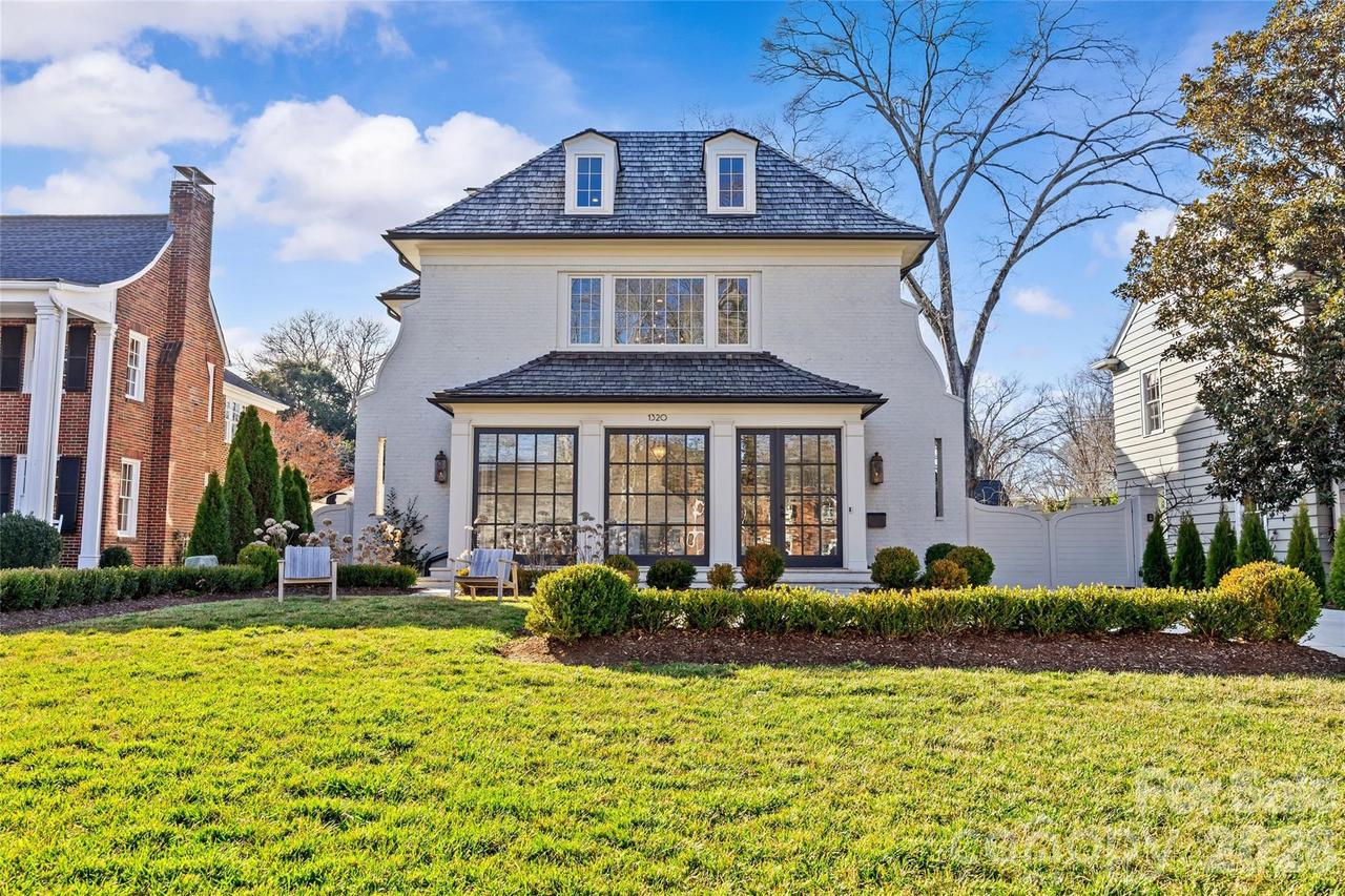 1320 Biltmore Dr., Charlotte, NC 28207