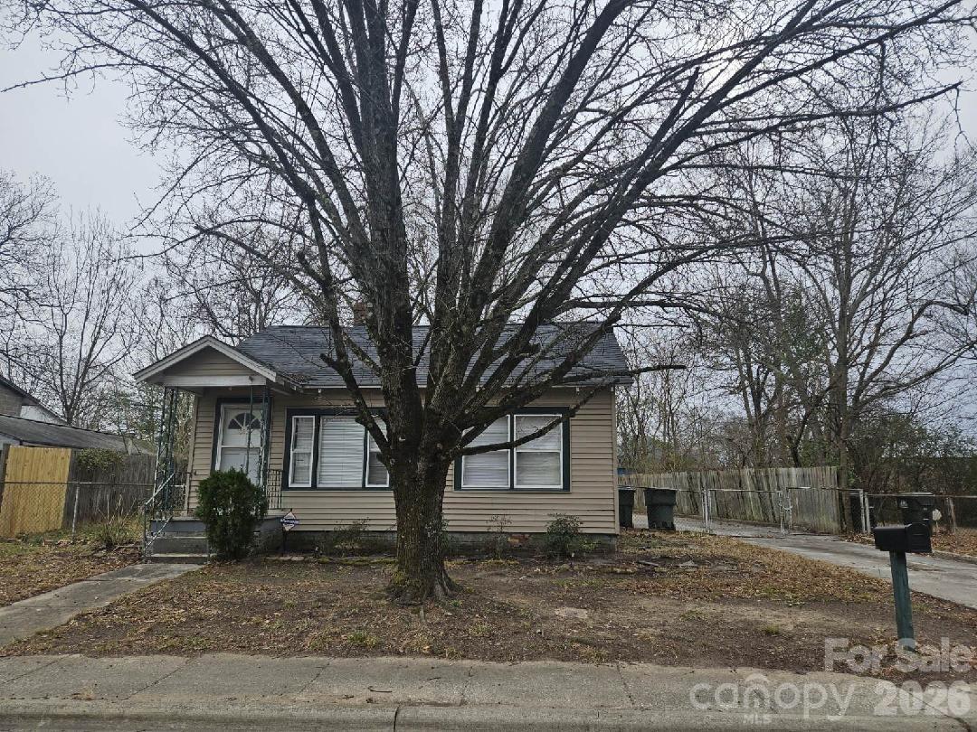 1025 Gaston Ave., Gastonia, NC 28052