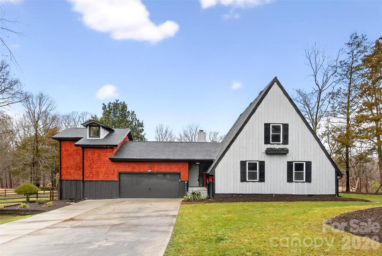 10054 Four Mile Creek Rd., Charlotte, NC 28277