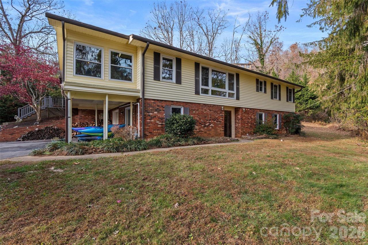 28 Graystone Rd., Asheville, NC 28804