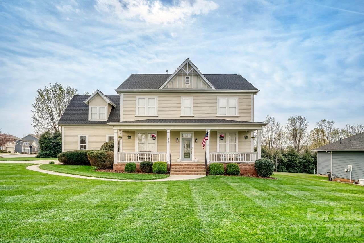 105 Fox Tail Ct., Statesville, NC 28677