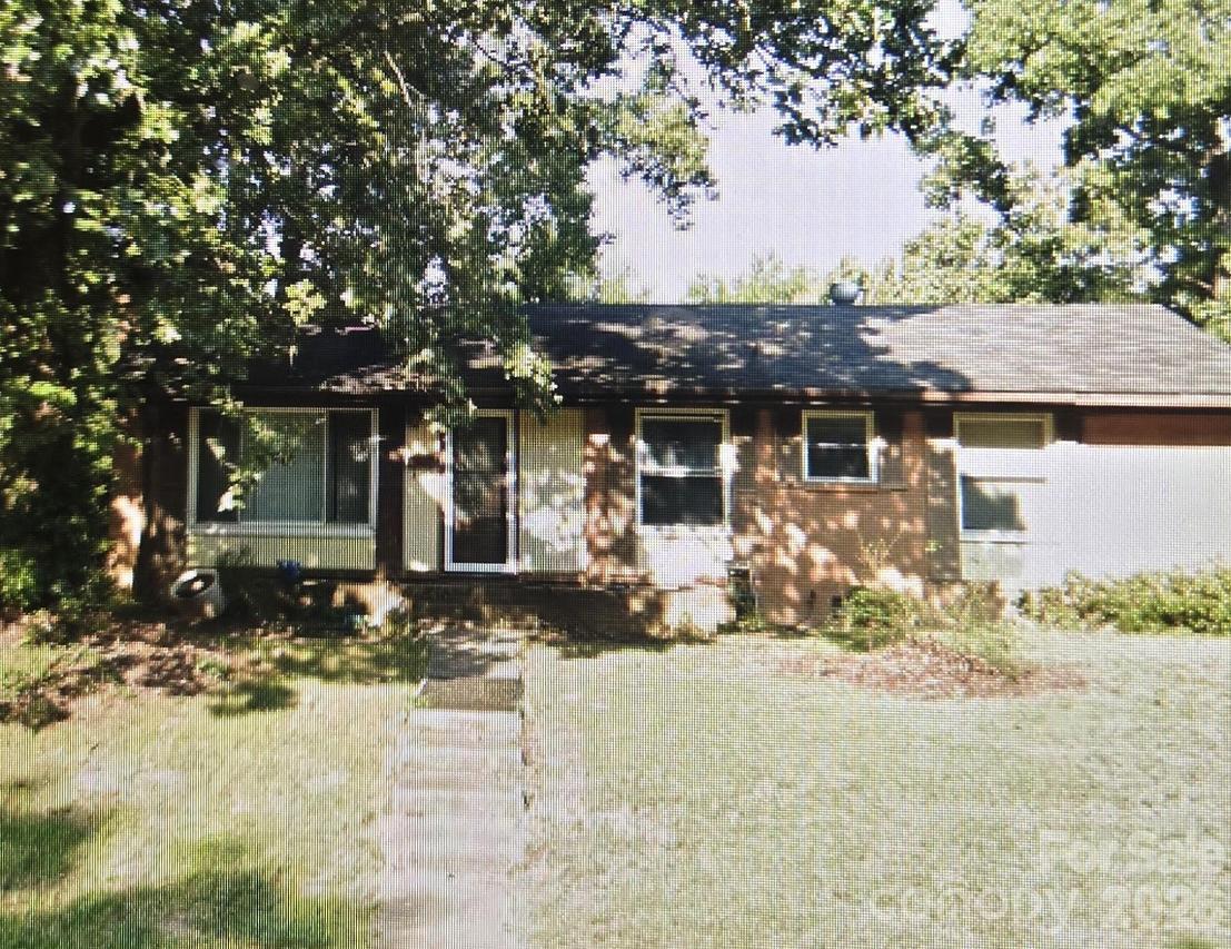 801 Dobson Dr., Charlotte, NC 28213