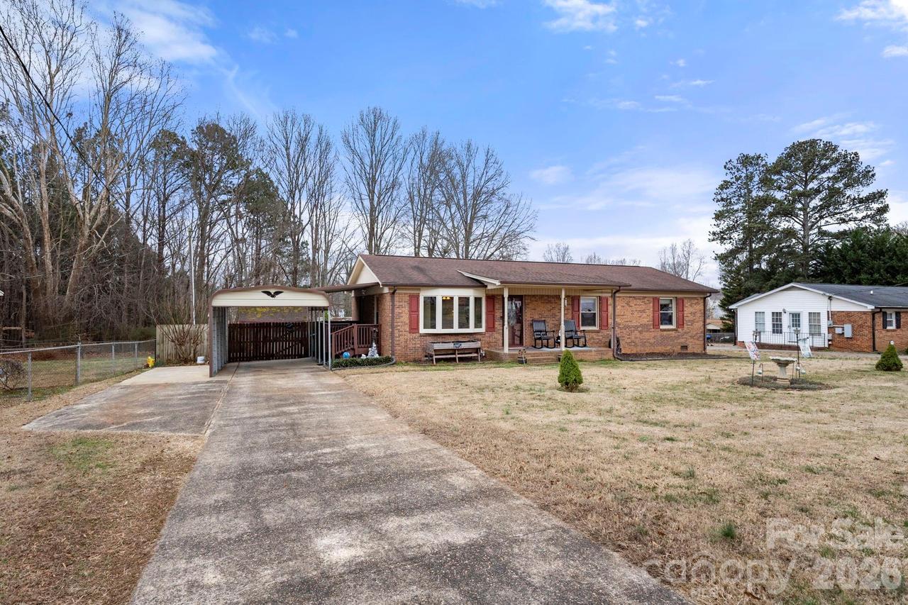 306 Costner Dr., Bessemer City, NC 28016
