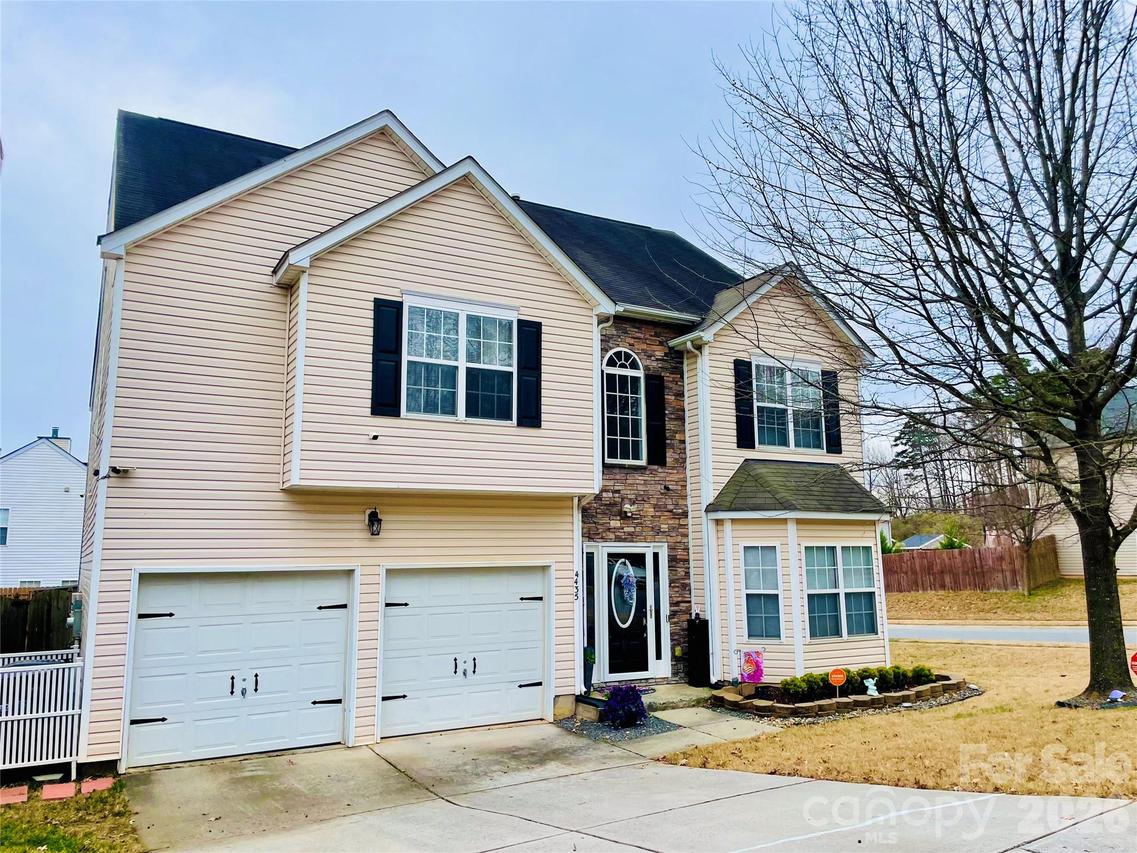 4435 Oakburn Dr., Charlotte, NC 28269