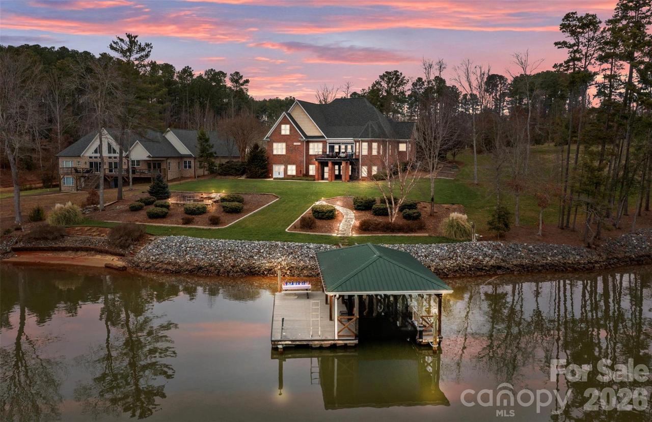 5231 Peninsula Dr., Granite Falls, NC 28630