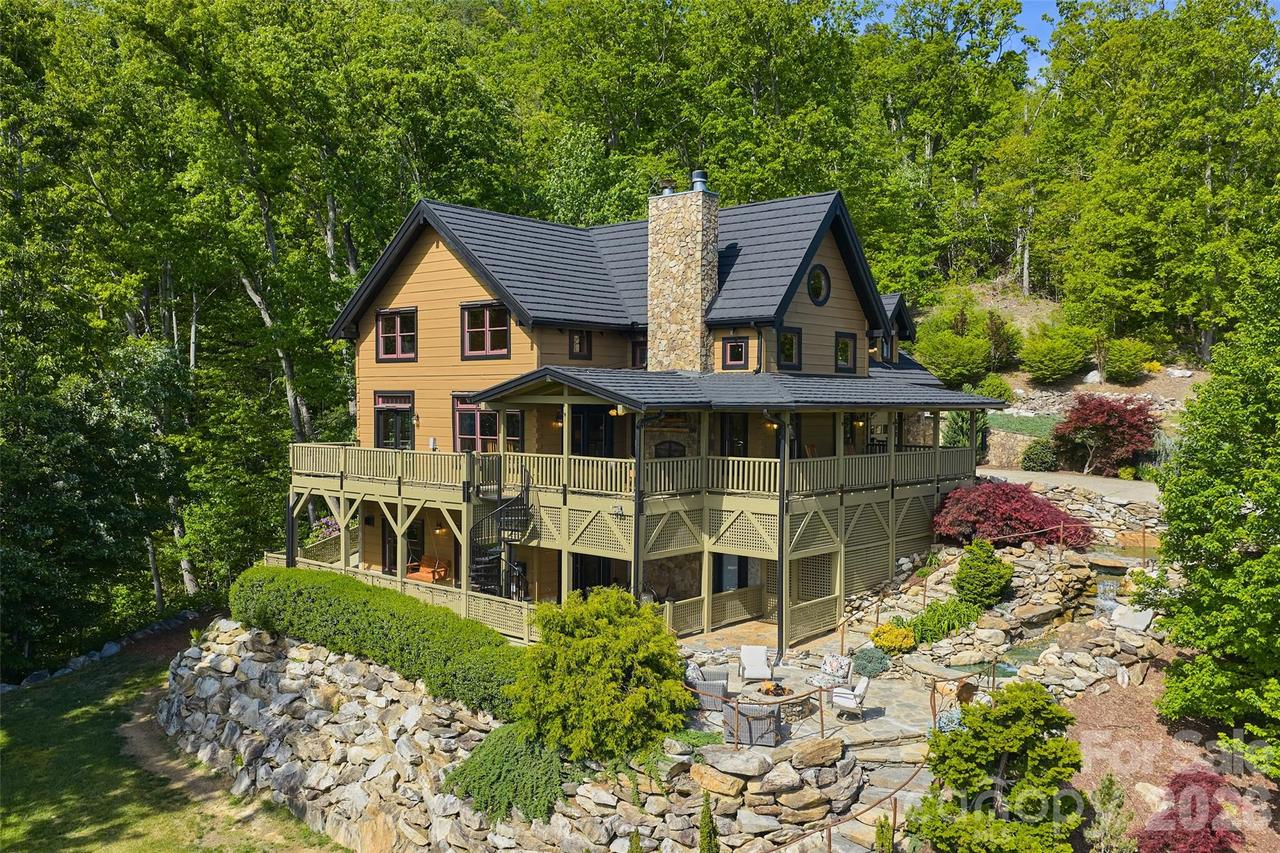 112 Hamburg Mountain Rd., Weaverville, NC 28787