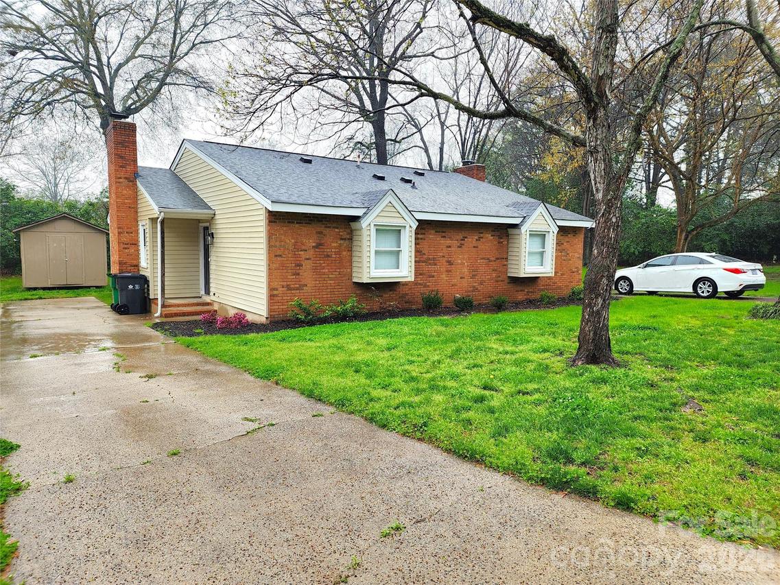 8635 Crows Nest Ln., Charlotte, NC 28226