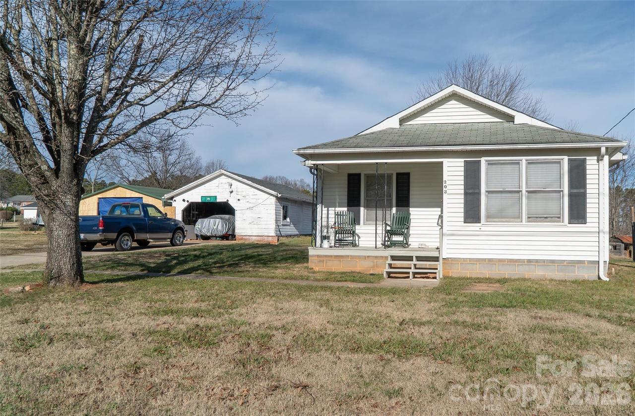 203 Cohen St., Morganton, NC 28655
