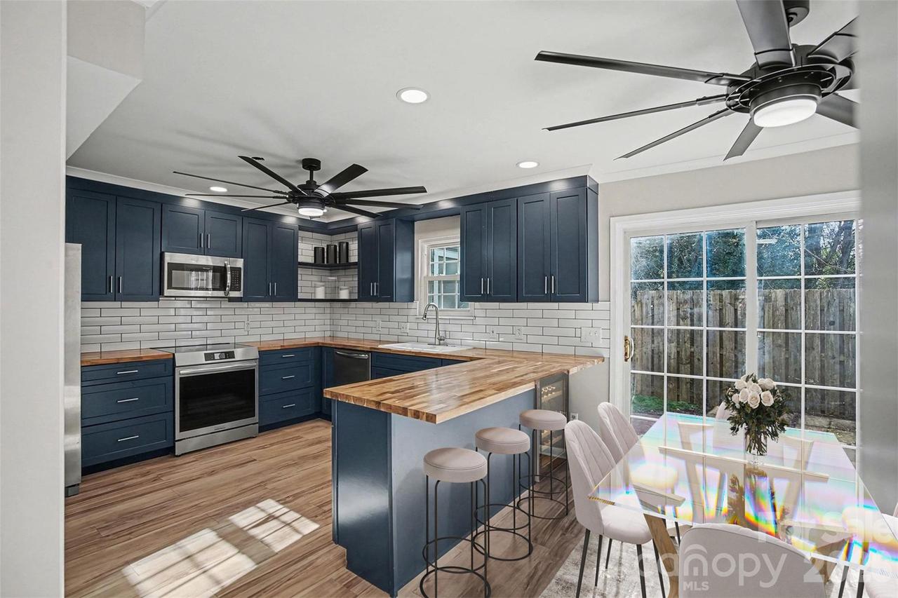 6041 Heath Valley Rd., Charlotte, NC 28210