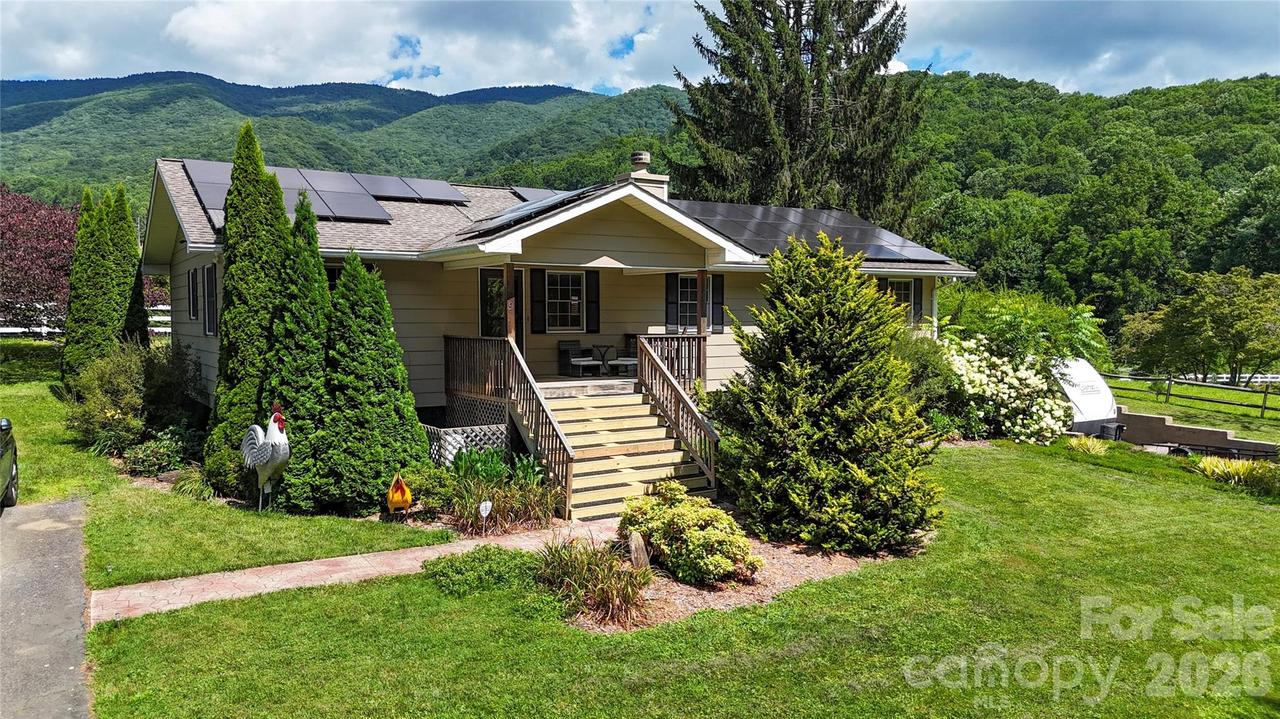 79 Winslow Rd., Waynesville, NC 28786