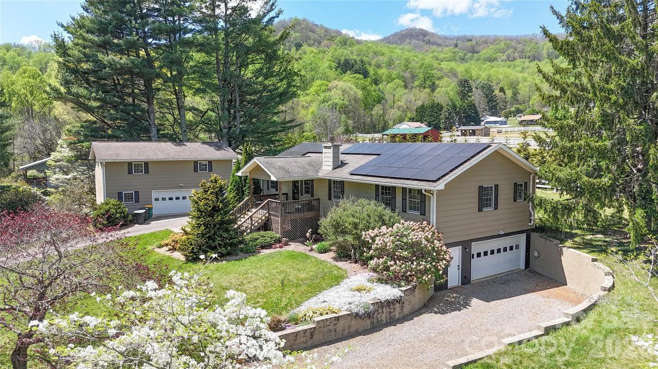 79 Winslow Rd., Waynesville, NC 28786