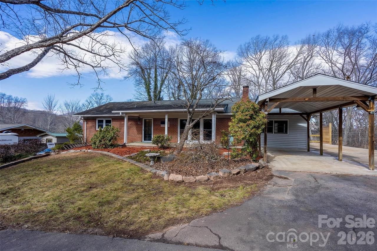 67 Fairlane Dr., Waynesville, NC 28786