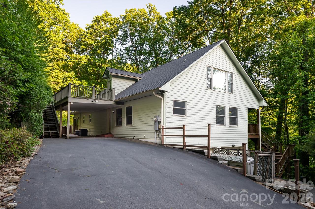 31 Timber Park Dr., Black Mountain, NC 28711