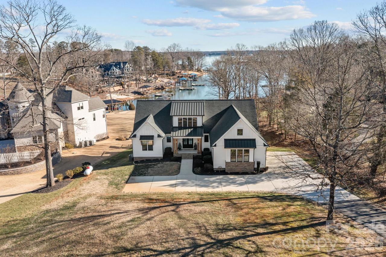 5020 Slanting Bridge Rd., Sherrills Ford, NC 28673