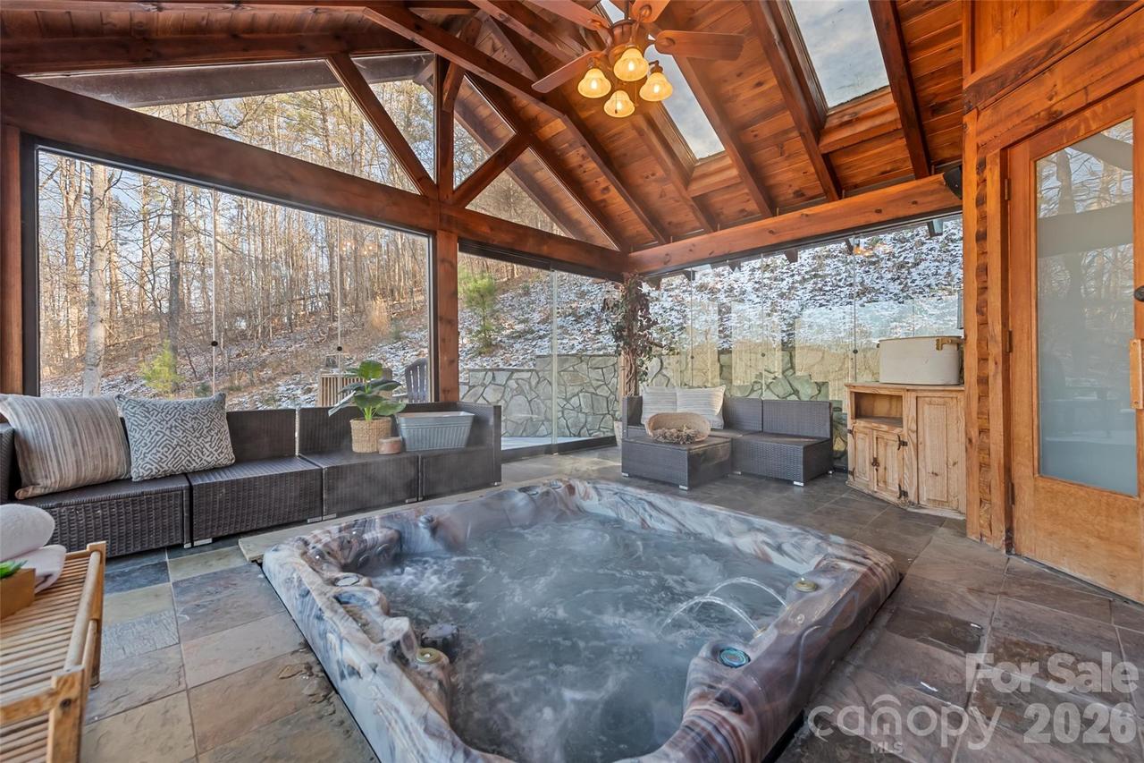 270 Admiration Ct., Waynesville, NC 28785