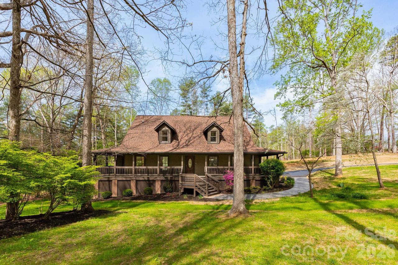68 Sigmon Rd., Fletcher, NC 28732