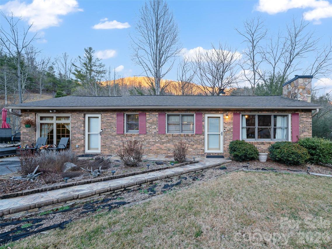 1280 Hamburg Rd., Bakersville, NC 28705