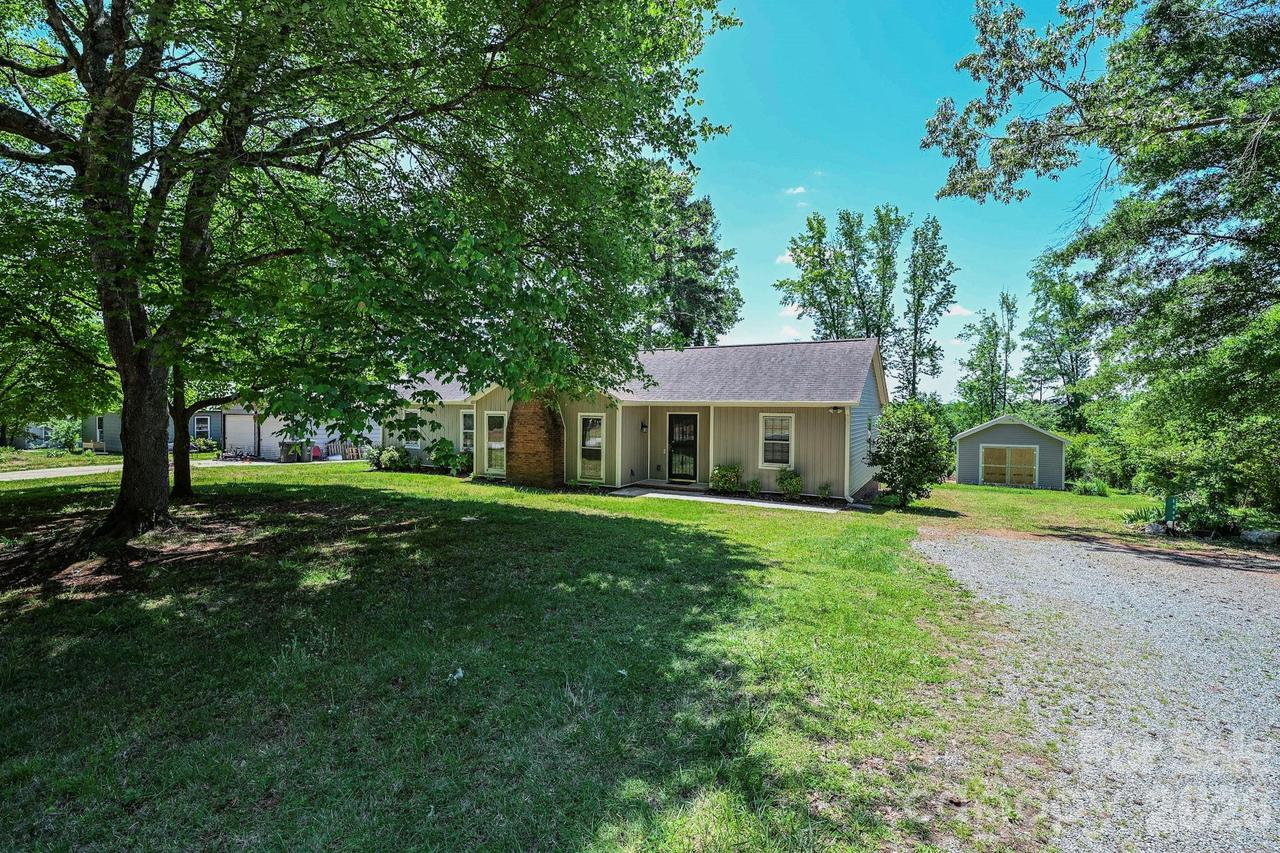 2209 Waverly Dr., Monroe, NC 28112