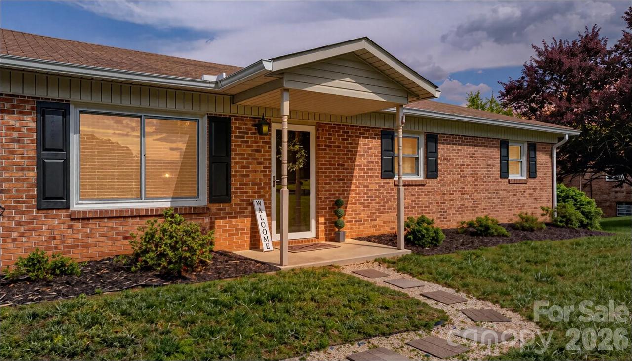 2609 Raintree St., Connelly Springs, NC 28612