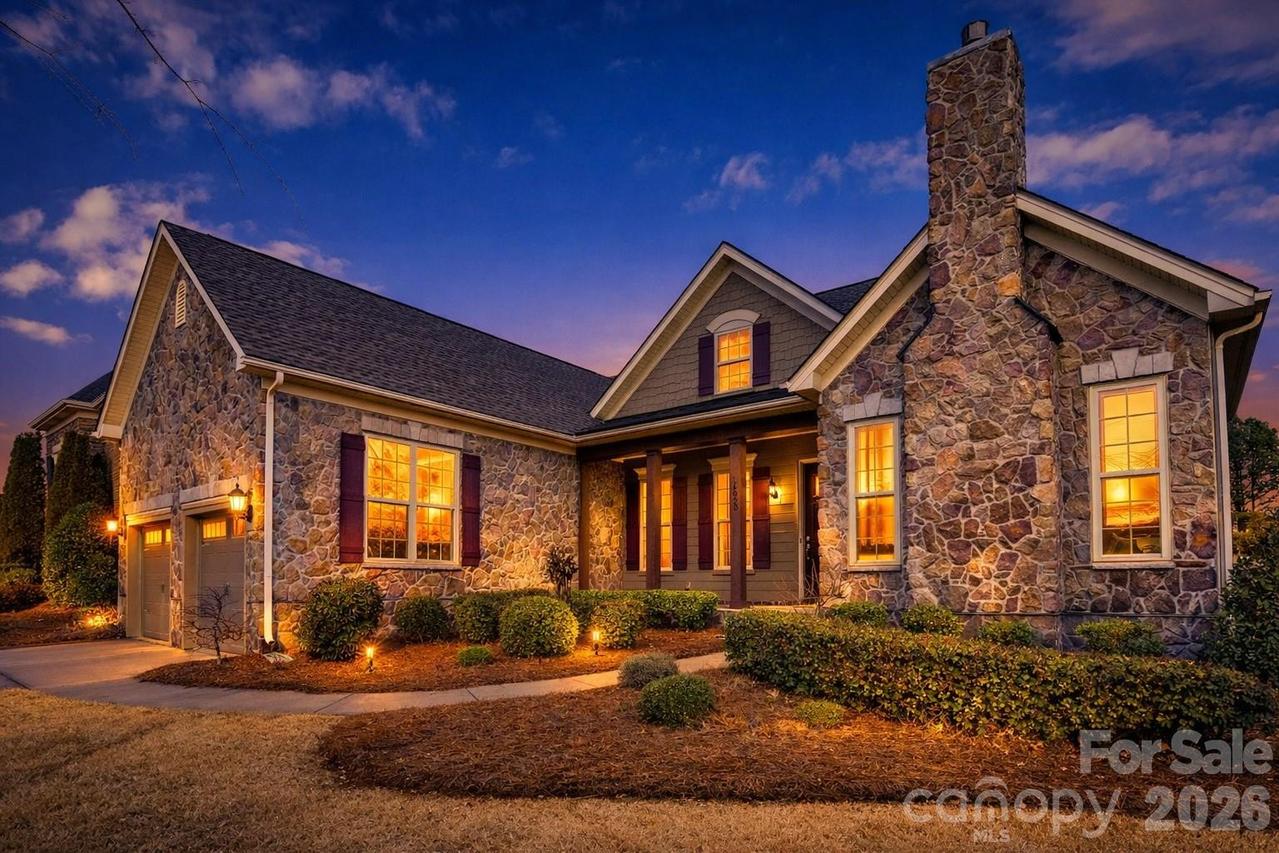 14920 High Bluff Ct., Charlotte, NC 28278